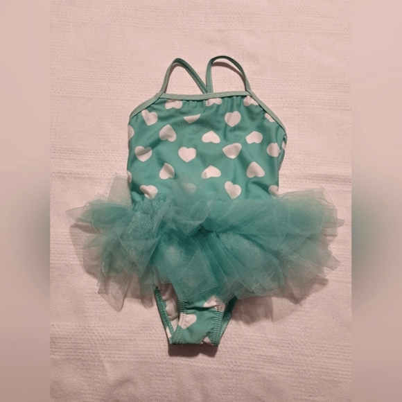 OP girls size 2T green with white hearts, has attached tulle, super cute, EUC+ - Picture 1 of 3